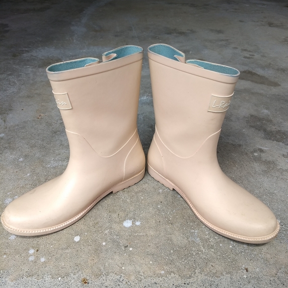 Size 9 Pink Rain Boots - Picture 3 of 6